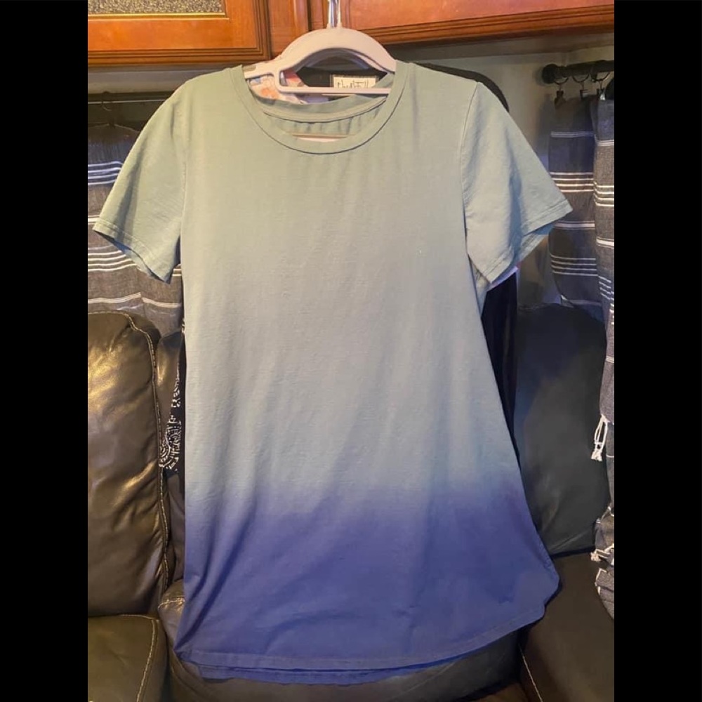 XL teeshirt dress blue green ombre fits like a L